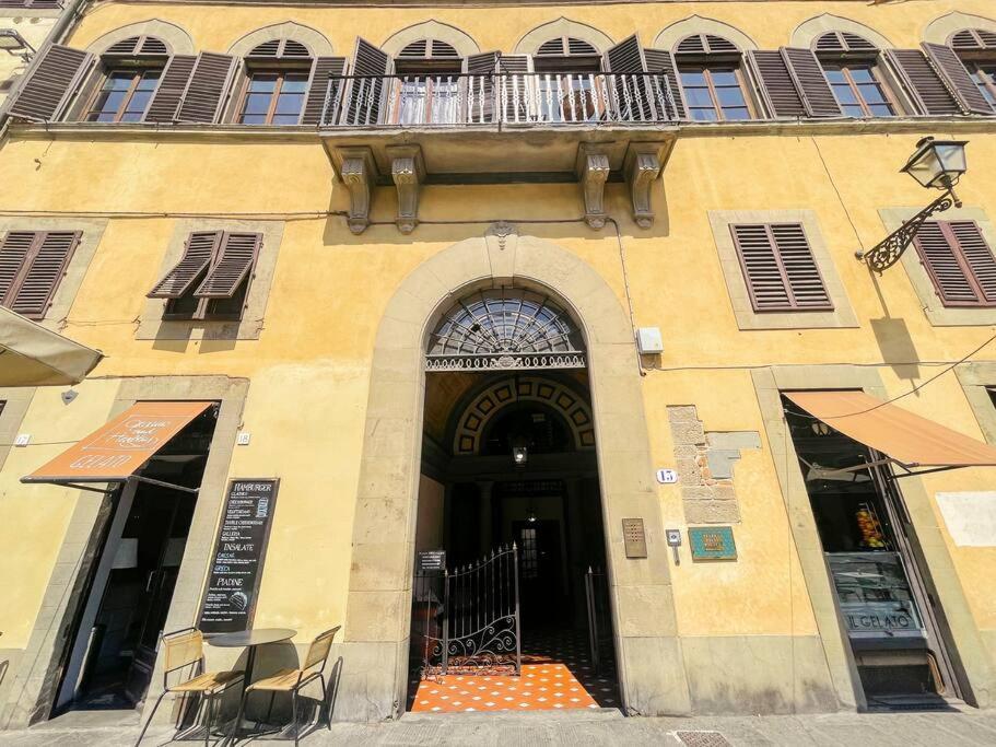 Dimora Storica In Piazza De' Pitti *